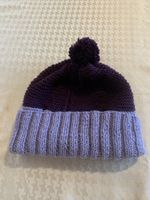 Bonnet tricoté 🧶 à la main neuf.