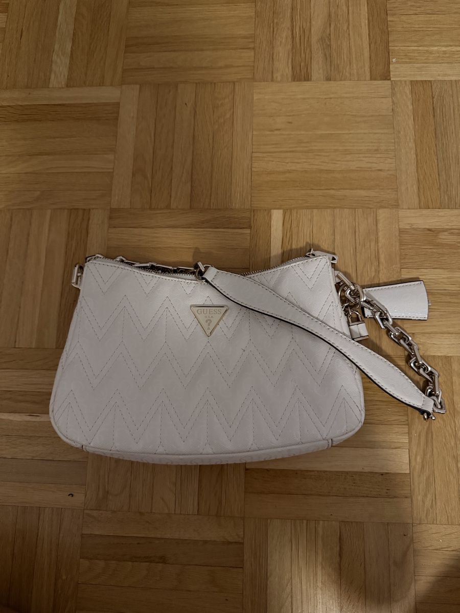 Guess Borse da donna: Handtasche Guess weiss neuwertig – Nuovo (secondo la descrizione) da Dietikon venduto da nnelzv7