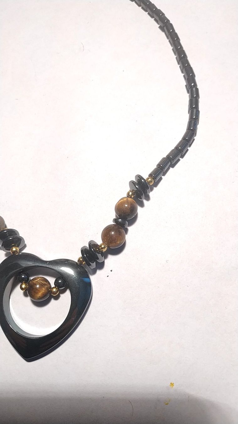 Catenine: Hämatit Herz Kette Tiegerauge Perlen – Nuovo e nell'imballaggio originale da Münchenbuchsee venduto da Daniel0133