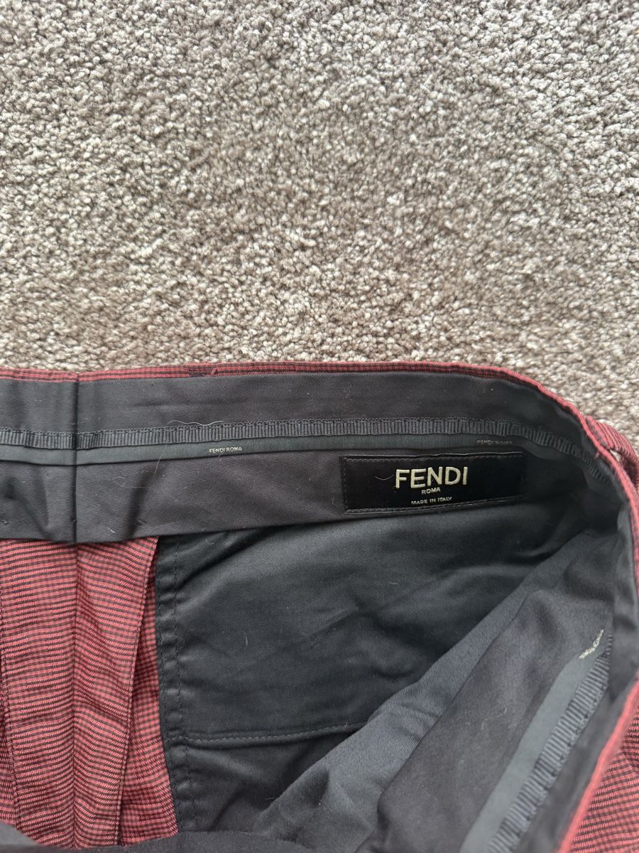 Pantalons: Fendi Shorts – D'occasion à Küsnacht par emch125 1