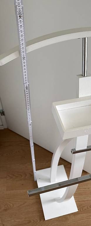 Autres décorations & accessoires: 2x Herrendiener/ Kleiderstange – D'occasion à Aarburg par nic_8jr7 1
