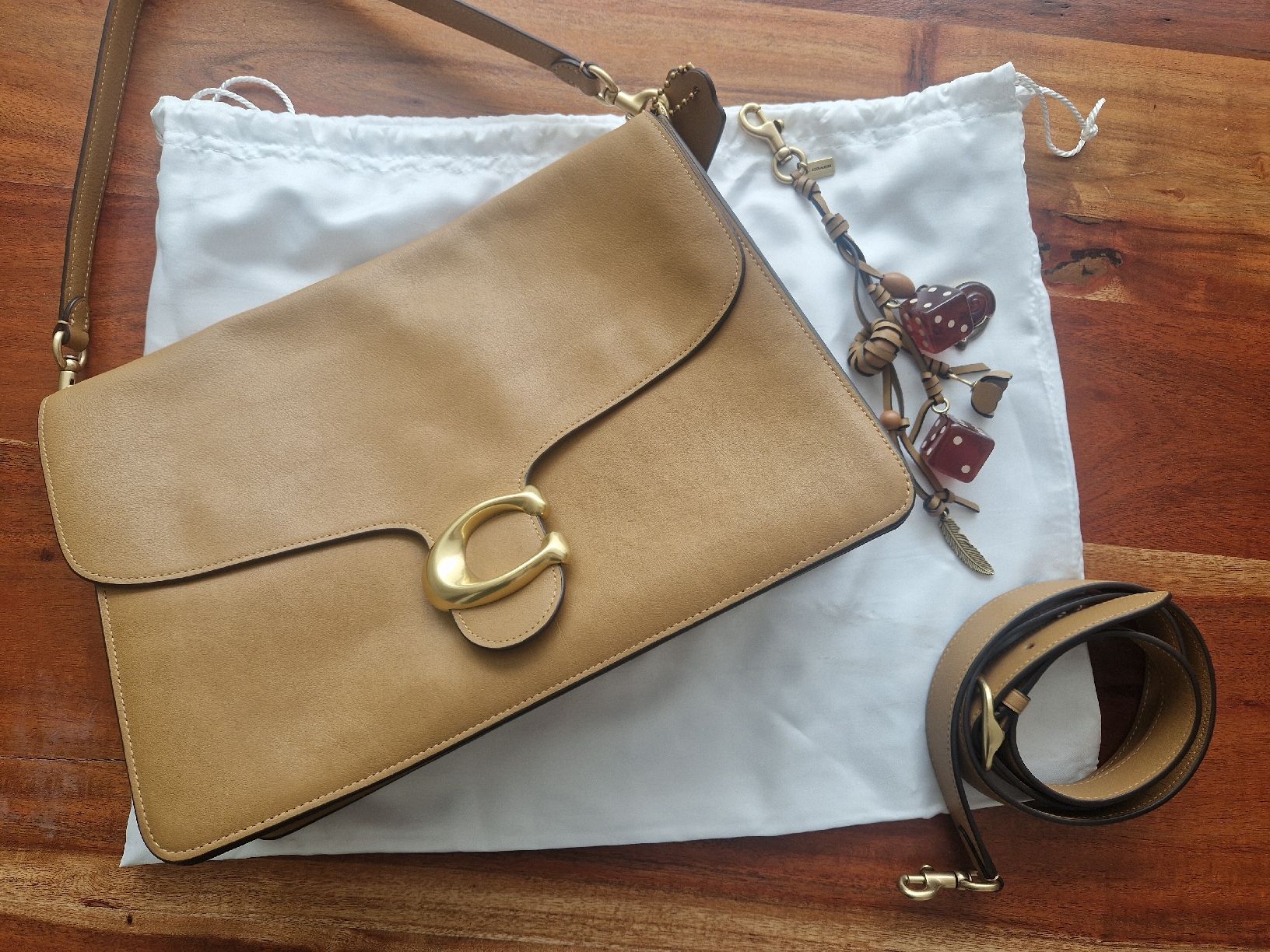 Coach Borse: Coach Tabby Baguette Bag Braun Gold – Usato da Cham venduto da YvonneSecondHand