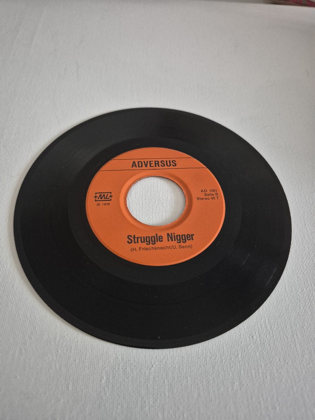 Dischi in vinile: Adversus Dreamland Struggle Nigger  - Single 7 , CH  – Usato da Uster venduto da newwave0 3