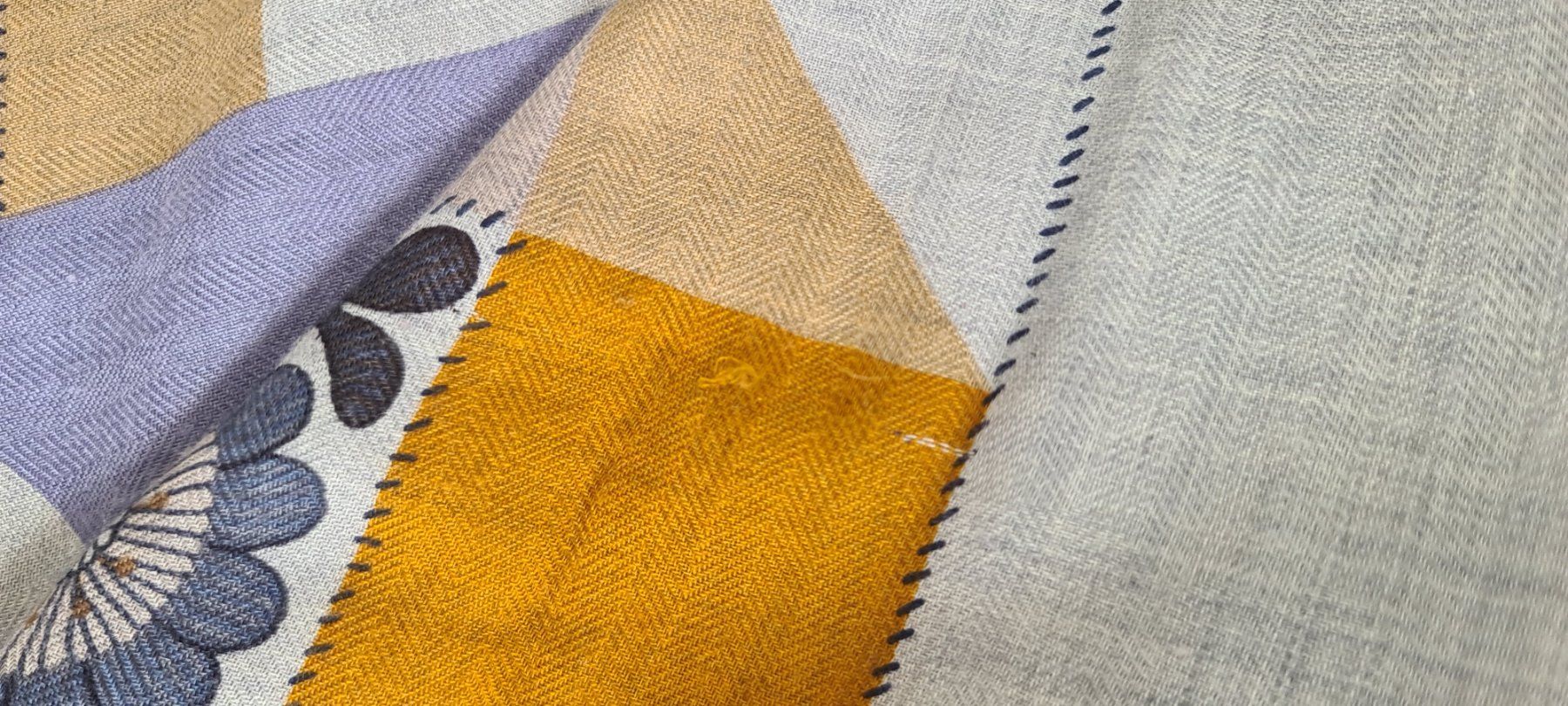 Hermès Foulard & Sciarpe: Hermès Kaschmir/Seide Tuch – Usato da Ostermundigen venduto da louisetcoco13 8