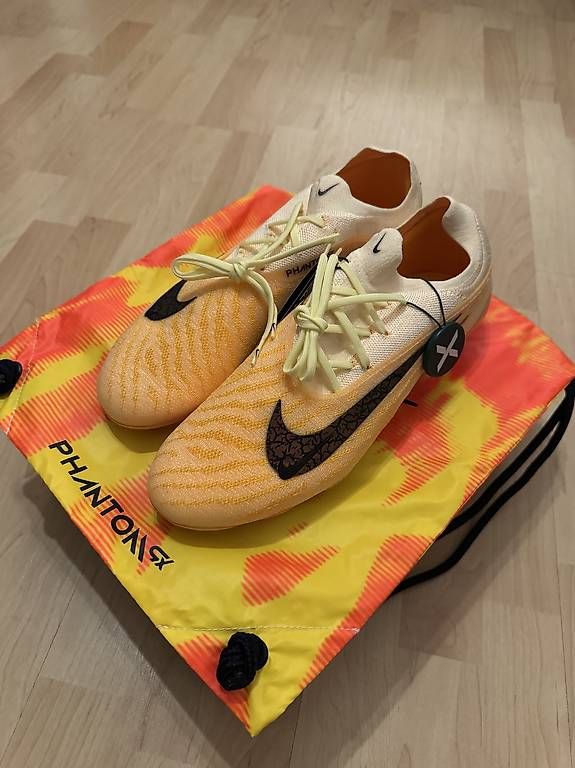Nike Scarpe da uomo: Nike Phantom GX 45.5 Spezielle Edition – Usato da Illnau venduto da Finado 1