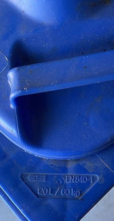 Autres articles bureau & commerces: Grünabfallcontainer (blau) – D'occasion à Brügg BE par Nayeli02 4