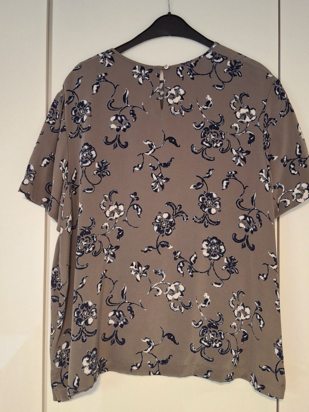 T-Shirts: Shirt von Alberto Fabiani , Gr. 46, Seide – Neu (gemäss Beschreibung) aus WALTERSWIL SO von thb_ybm8 1