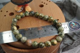 Urwald Rhyolith  Armband  mit Gummizug    Ab 1.-(1)