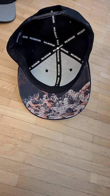 Chapeaux, bonnets & casquettes: Caps 10CHF pro stück – D'occasion à Zofingen par D3NIS12 3