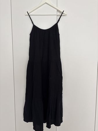 Trägerkleid aus Musselinstoff schwarz
