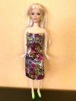 🌸 BARBIE-BLUMENKLEID MIT SCHUHEN UND BLUMENSCHMUCK  **NEU**