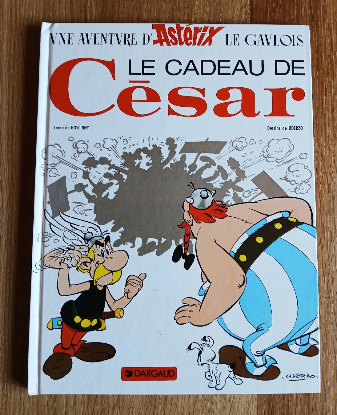 Fumetti: Asterix - Le Cadeau de César – Usato da Sciernes-d'Albeuve venduto da Dojo004