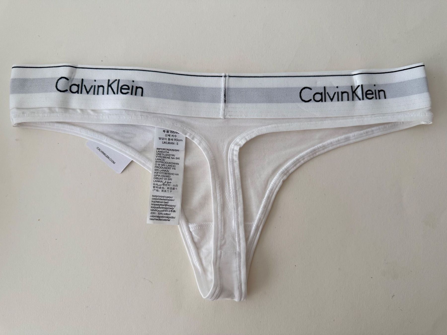 Calvin Klein Sonstige Unterwäsche: String, CALVIN KLEIN, Grösse S, 1 Stück in Weiss – Neu und originalverpackt aus Rudolfstetten von gst_g7xl 1