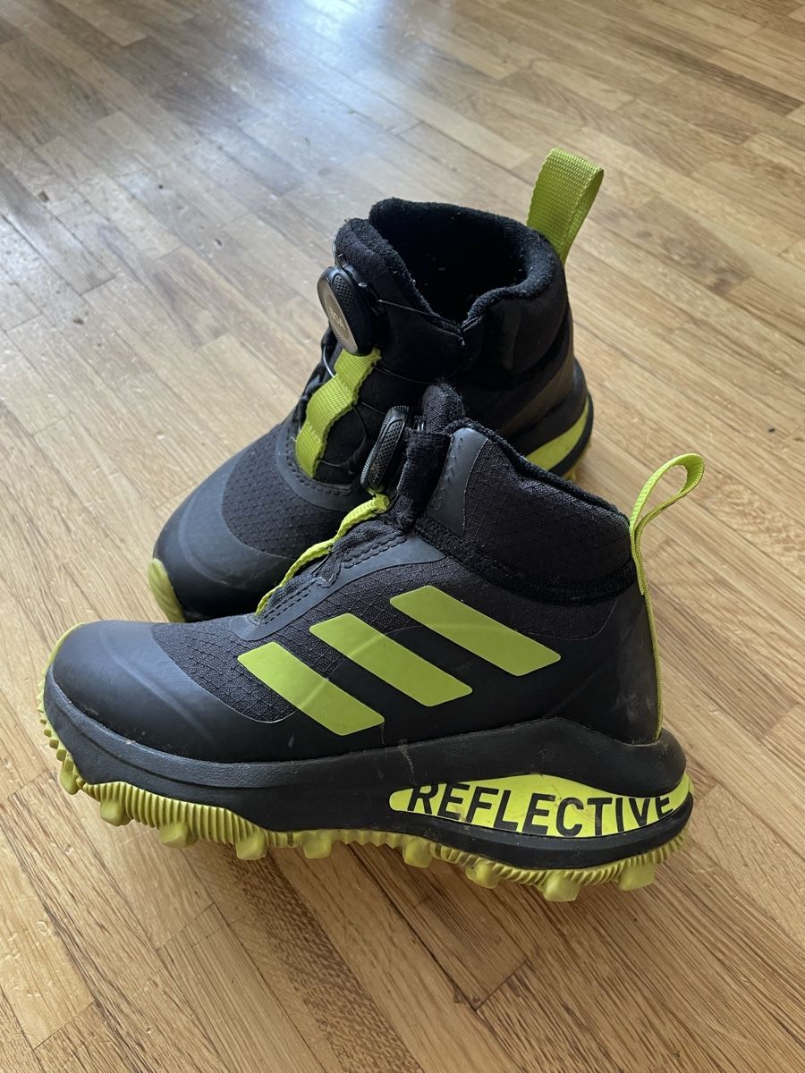 Adidas Schuhe für Jungen: Kinder Wanderschuhe Adidas Gr.28.5 Boa-Verschluss – Gebraucht aus luzern von plueschmors.