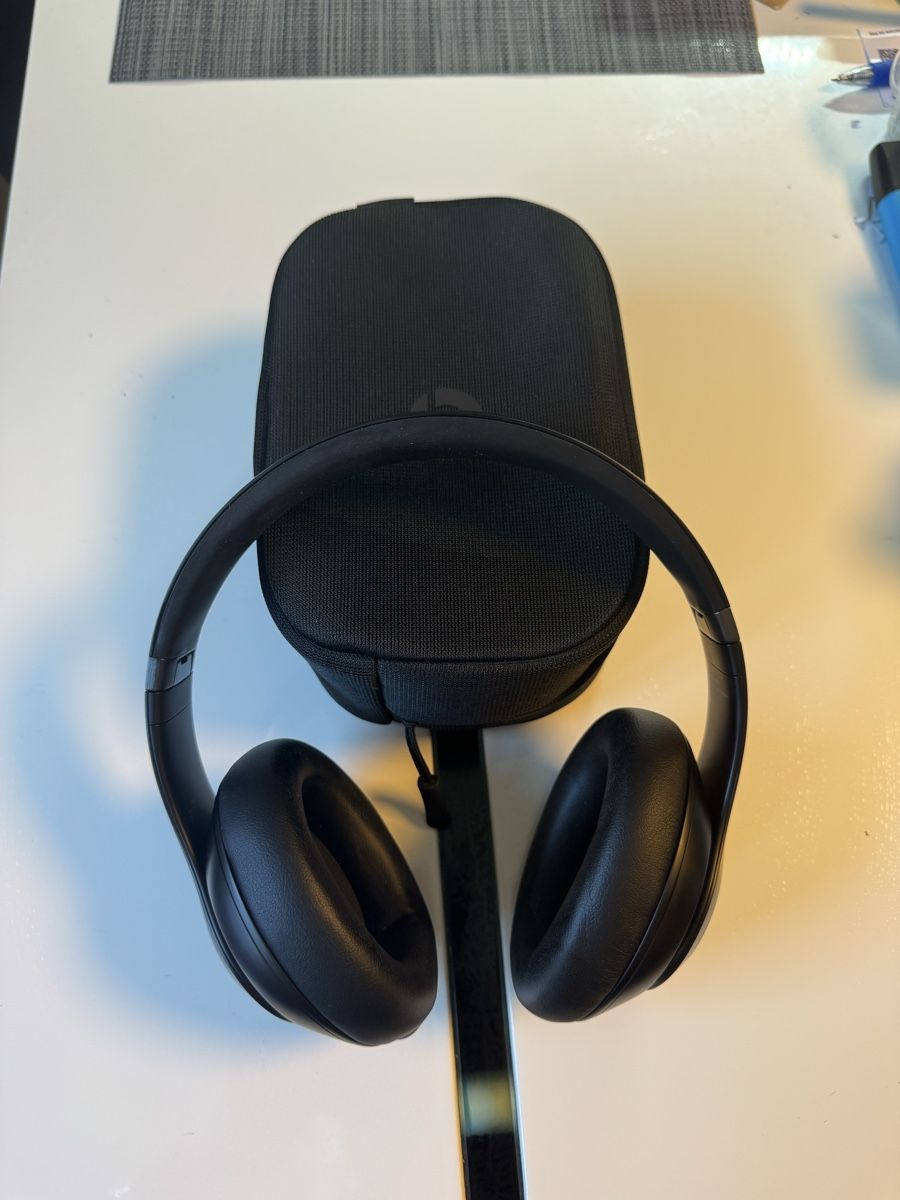 Beats Cuffie: Casque BEATS Audio studio pro  – Nuovo e nell'imballaggio originale da Perroy venduto da vivelavente 1