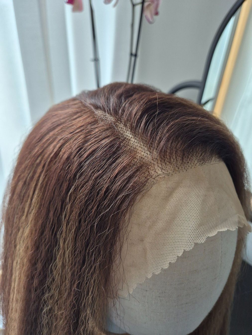 Parrucche: Neue Kunsthaar Perücke. New wig – Nuovo e nell'imballaggio originale da Zürich venduto da pla_tm9w 4