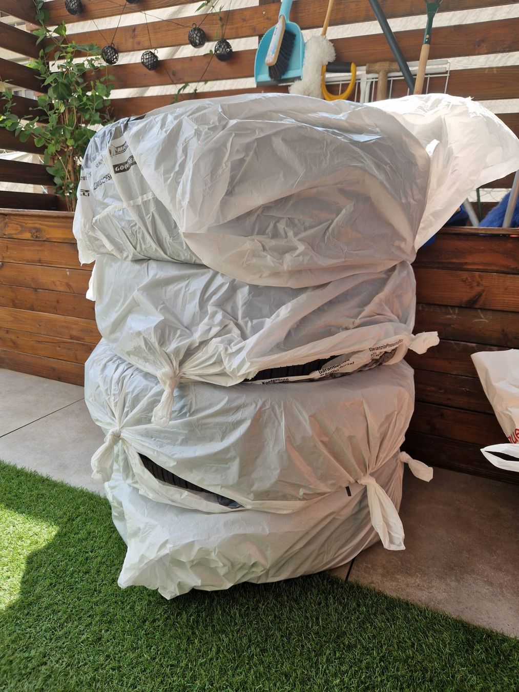 Continental Pneus & Kompletträder: 4 Continental EcoContact 6 235/55 R18 V – Neu und originalverpackt aus Romont FR von Joe_xkh9 1
