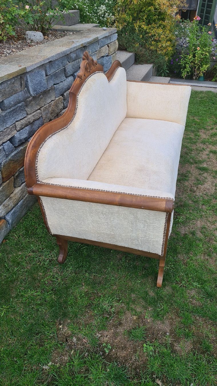 Divani: Antikes Sofa Holz mit hellbeigem Bezug – Usato da Wald ZH venduto da Imlac 4