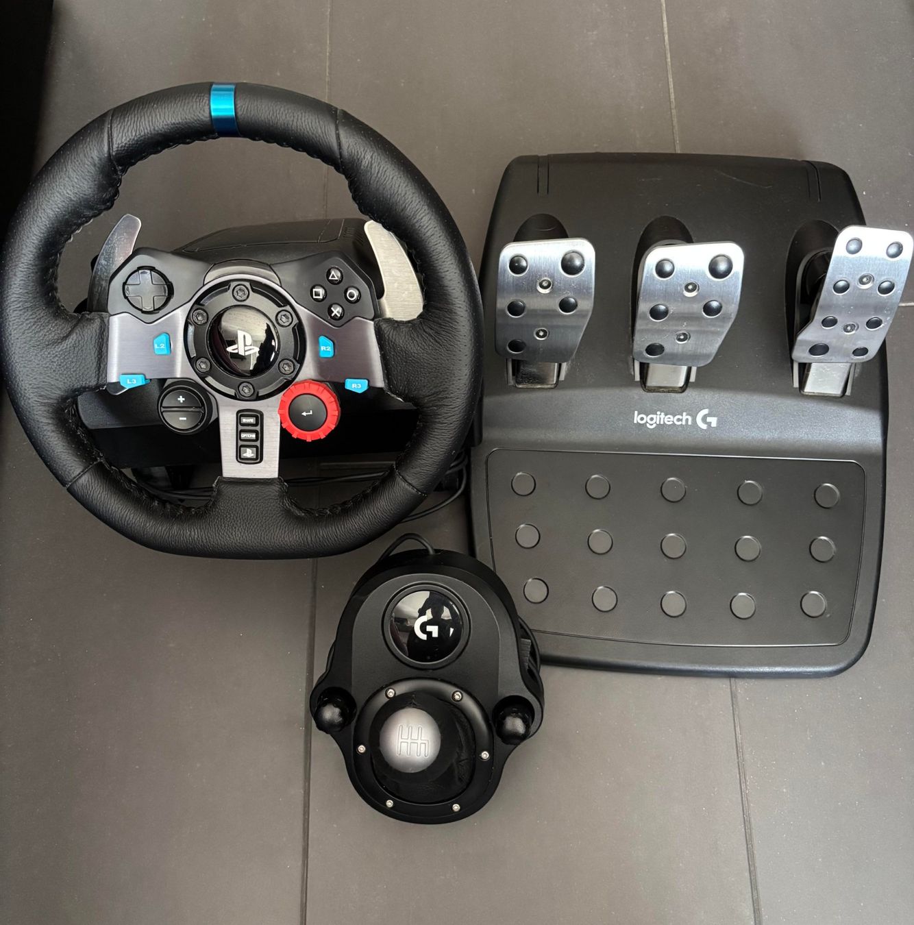 Logitech Controller: Logitech G29 Lenkrad mit Pedalen und Shifter – Usato da Naters venduto da elisaiti