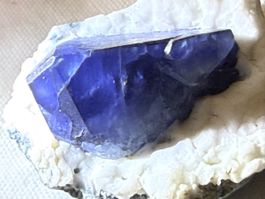 Benitoite in Matrix Rarität 