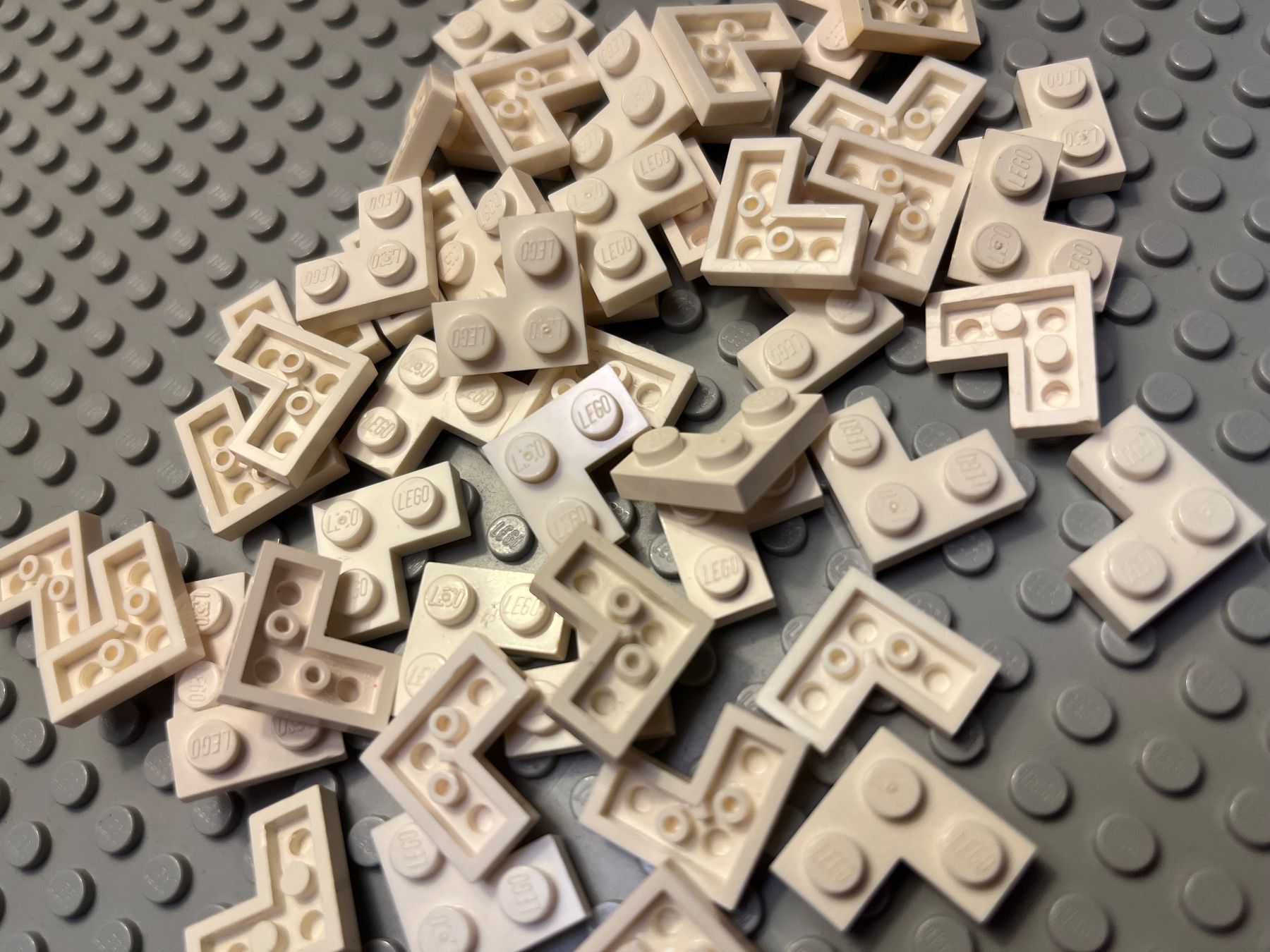 Lego Baukästen: Lego 16x  Eckplatten (2420) – Gebraucht aus Basel von Swi-7621