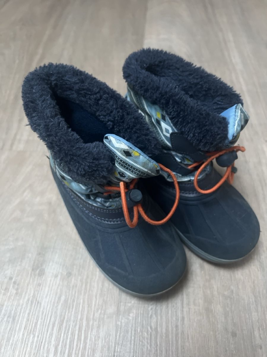 Scarpe per ragazzi: Children snow boots – Usato da Bachenbülach venduto da Dana_Ondrasik