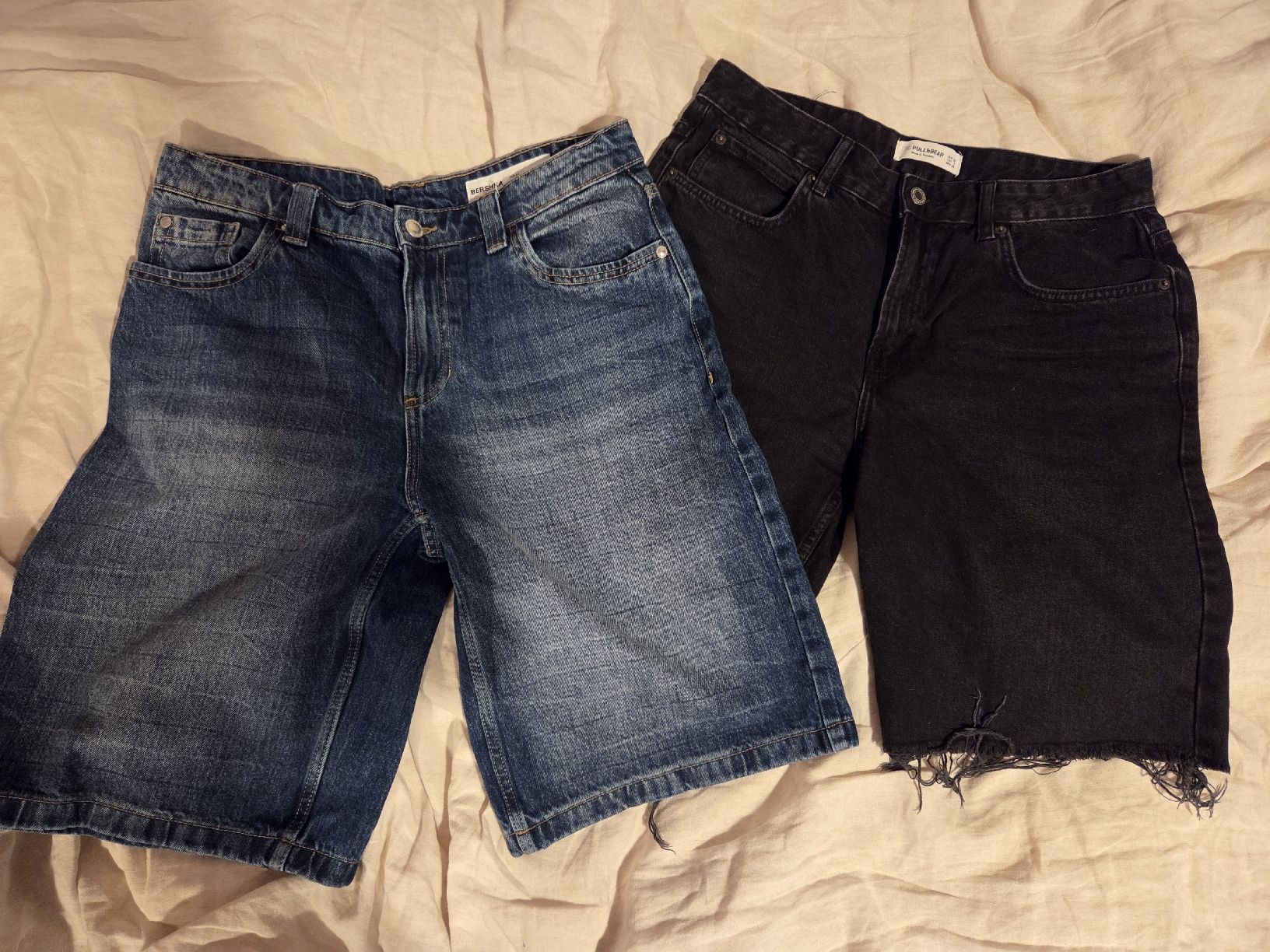 Lots de vêtements: 2 Bermuda Shorts – D'occasion à Bern par leloskiosk