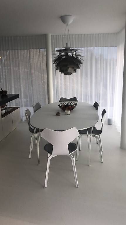 Set di tavolo e panche: Designer Tisch und Stühle – Usato da Rotkreuz venduto da Cgerber2