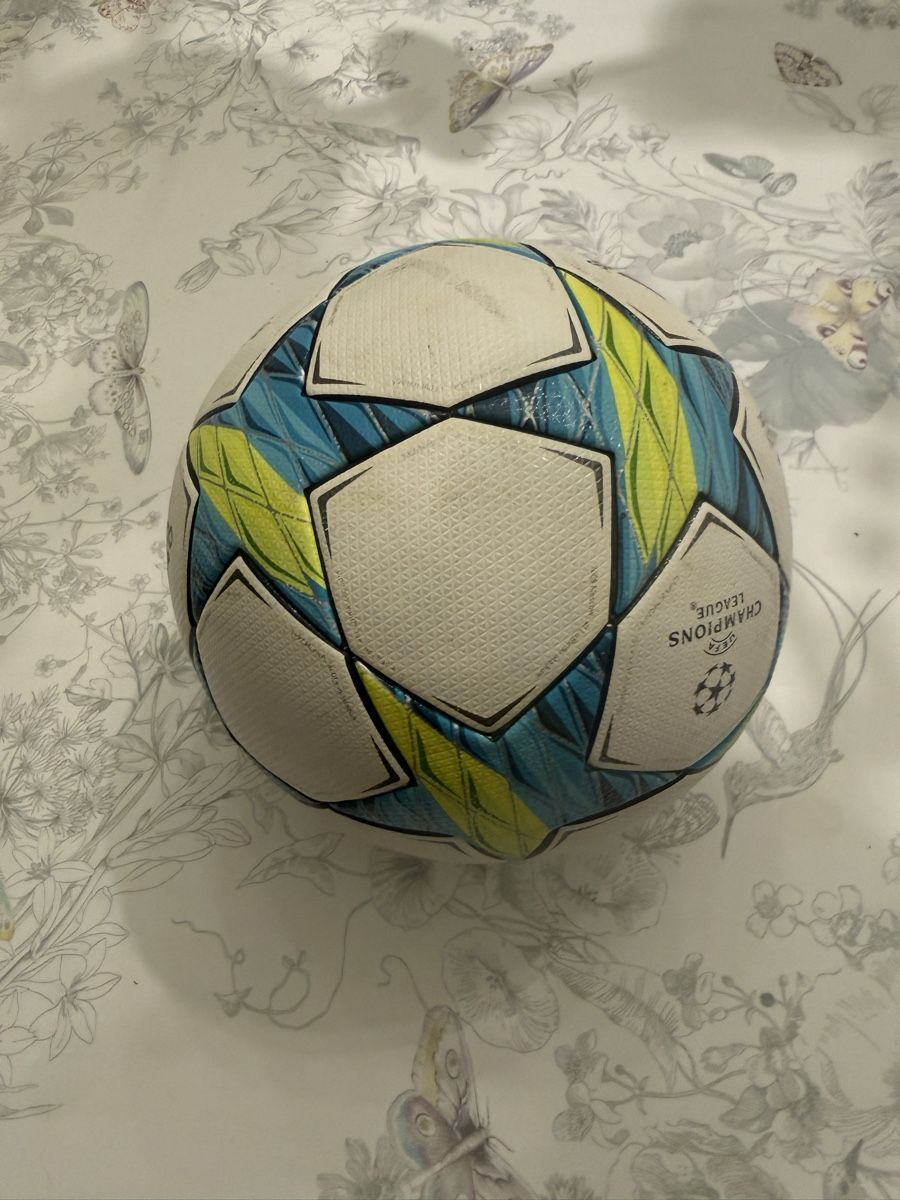 Adidas Ballons: Champions League Final Ball 2012 – D'occasion à eglisau par schmied1992 7