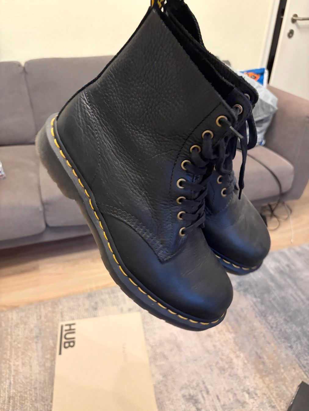Dr. Martens Herrenschuhe: Dr. Martens boots black good condition – Gebraucht aus Lausanne von san_9d2j 5