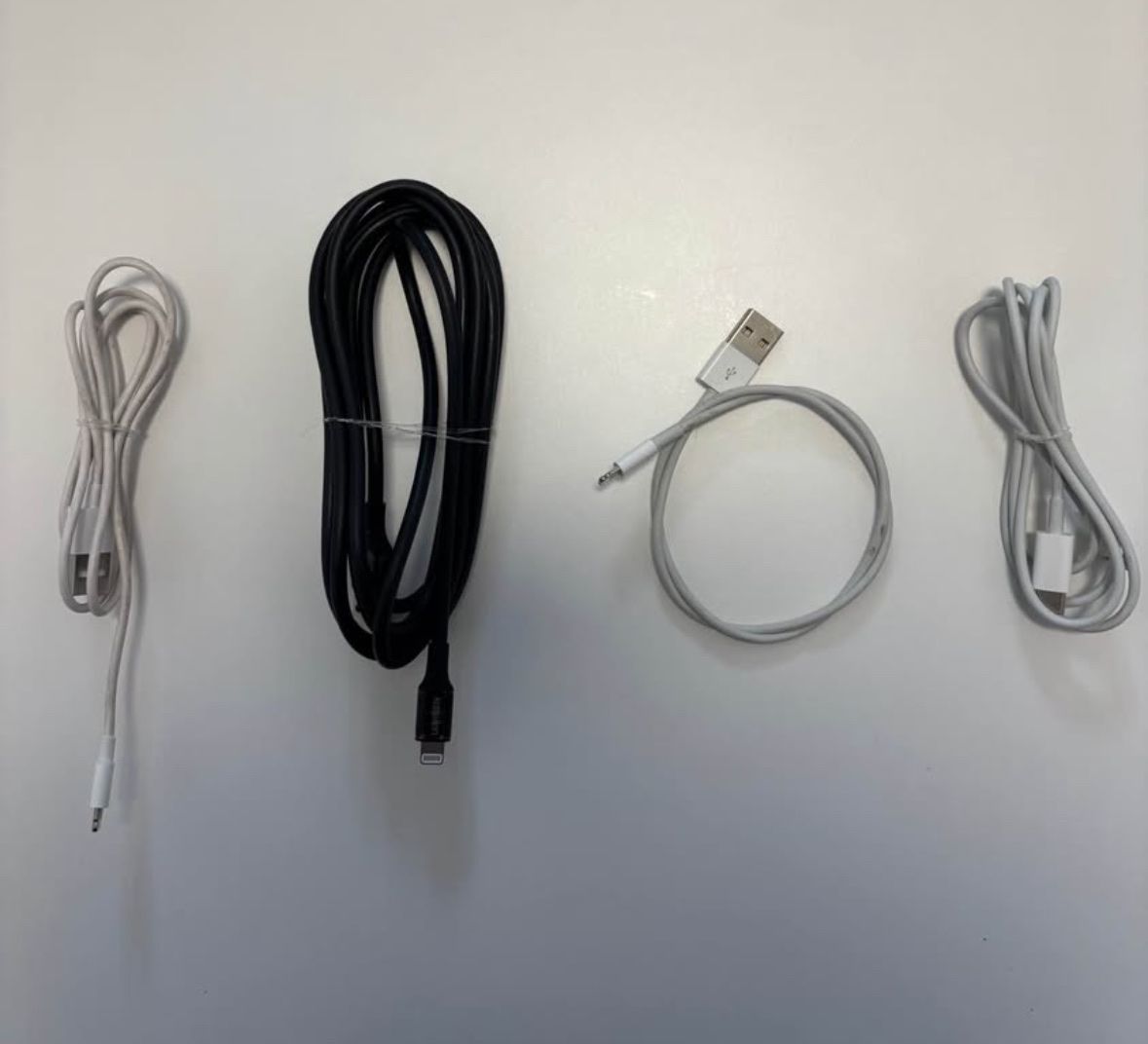 Cavi: Différents câbles, chargeurs, ipod, prise jack, 5.- la pièce – Usato da La Chaux-de-Fonds venduto da DANIELA19961996 4
