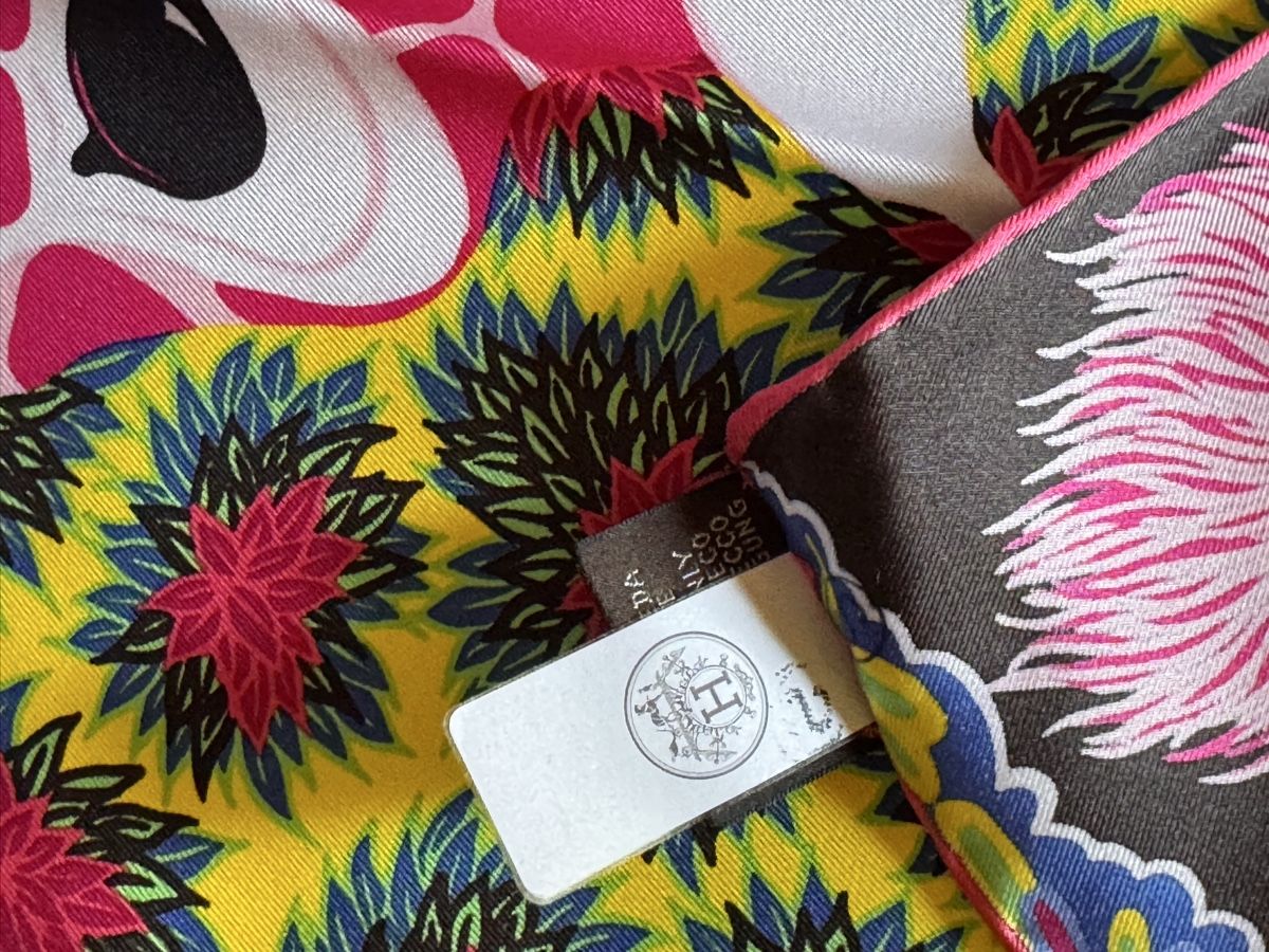 Hermès Foulard & Sciarpe: Hermès carré neuf The Theee Graces – Nuovo e nell'imballaggio originale da Genève venduto da Allisgood 2