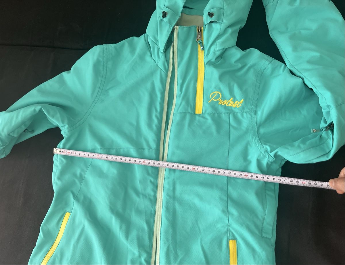 Protest Giacche: Protest Turquoise Ski Jacket. Size S. Great Condition! – Usato da Gümligen venduto da caron__ 7