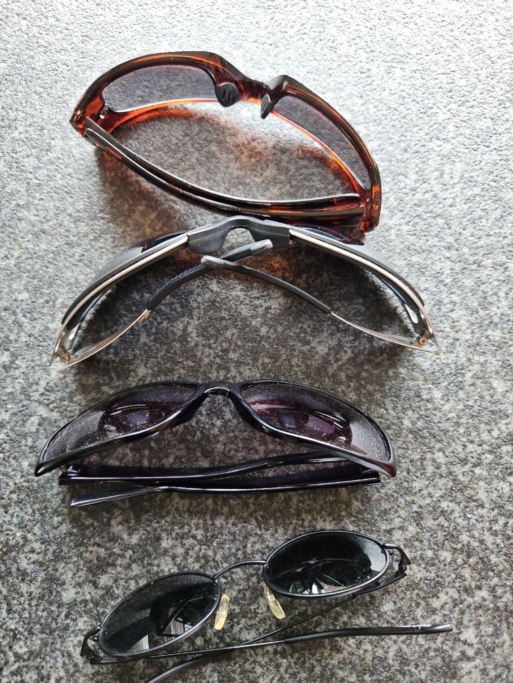 Occhiali & Lenti: diverse Sonnenbrillen 4 Stück. unisex – Usato da Urdorf venduto da Colina 6