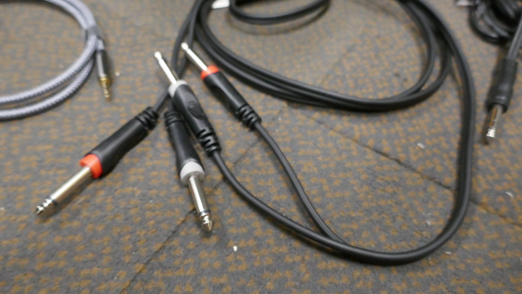 Kabel: Diverse Studio-Audiokabel – Neu (gemäss Beschreibung) aus Wenslingen von FairlightCMI 4
