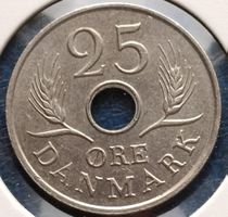 DAENEMARK - 25 OERE 1967 - MIT LOCH-NEU - FAST UNZIRKULIERT
