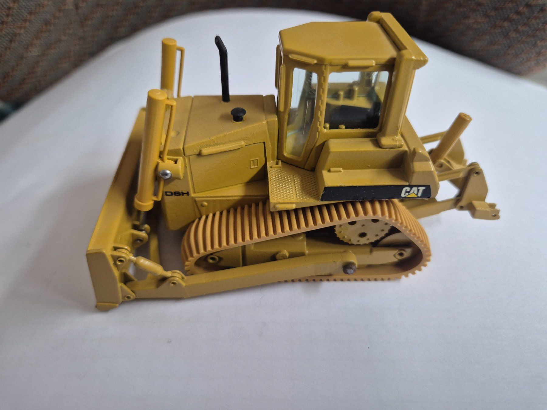 Caterpillar Kit di modellismo & Modellini statici: CATERPILLAR D6H – Usato da Moutier venduto da cat365