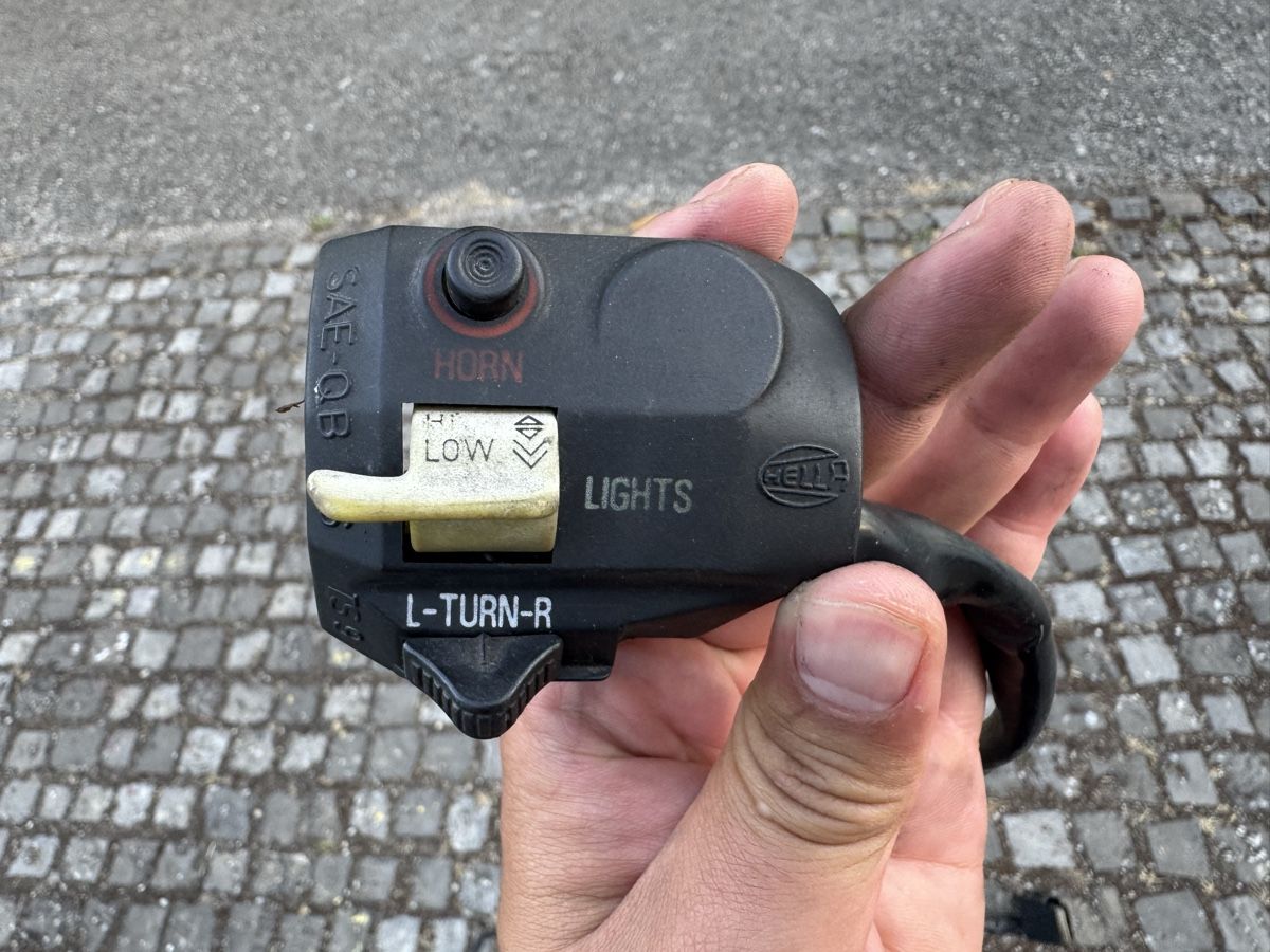 BMW Alle Motorradersatzteile: BMW R65 LS Tacho & Armaturen  – Gebraucht aus Avenches von Staticity 9