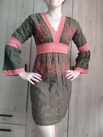 Boho Embroidered Mini Dress S/M - Perfect for Summer Vibes!