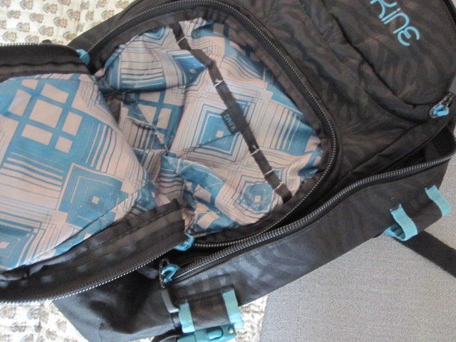 Dakine Zaini: Dakine Heli Pro Rucksack – Usato da Ehrendingen venduto da spanky11 2