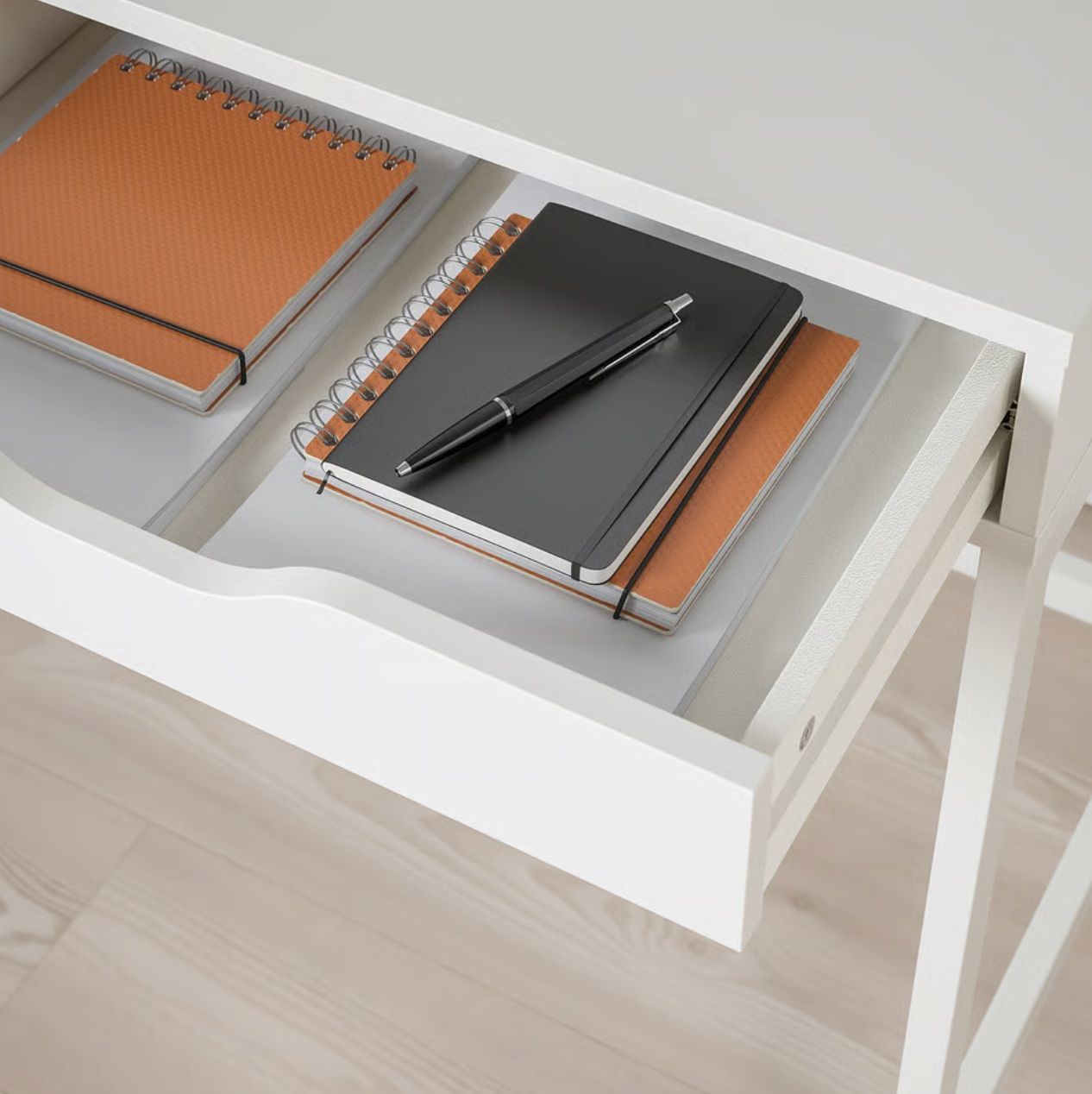 Ikea Scrivanie: Schreibtisch Alex, Ikea – Usato da Evilard venduto da mai_8wmb 1
