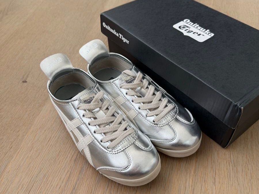 Onitsuka Damenschuhe: Onitsuka Tiger Mexico 66 silber Gr. 37 – Neu (gemäss Beschreibung) aus Allschwil von lor_6cgq