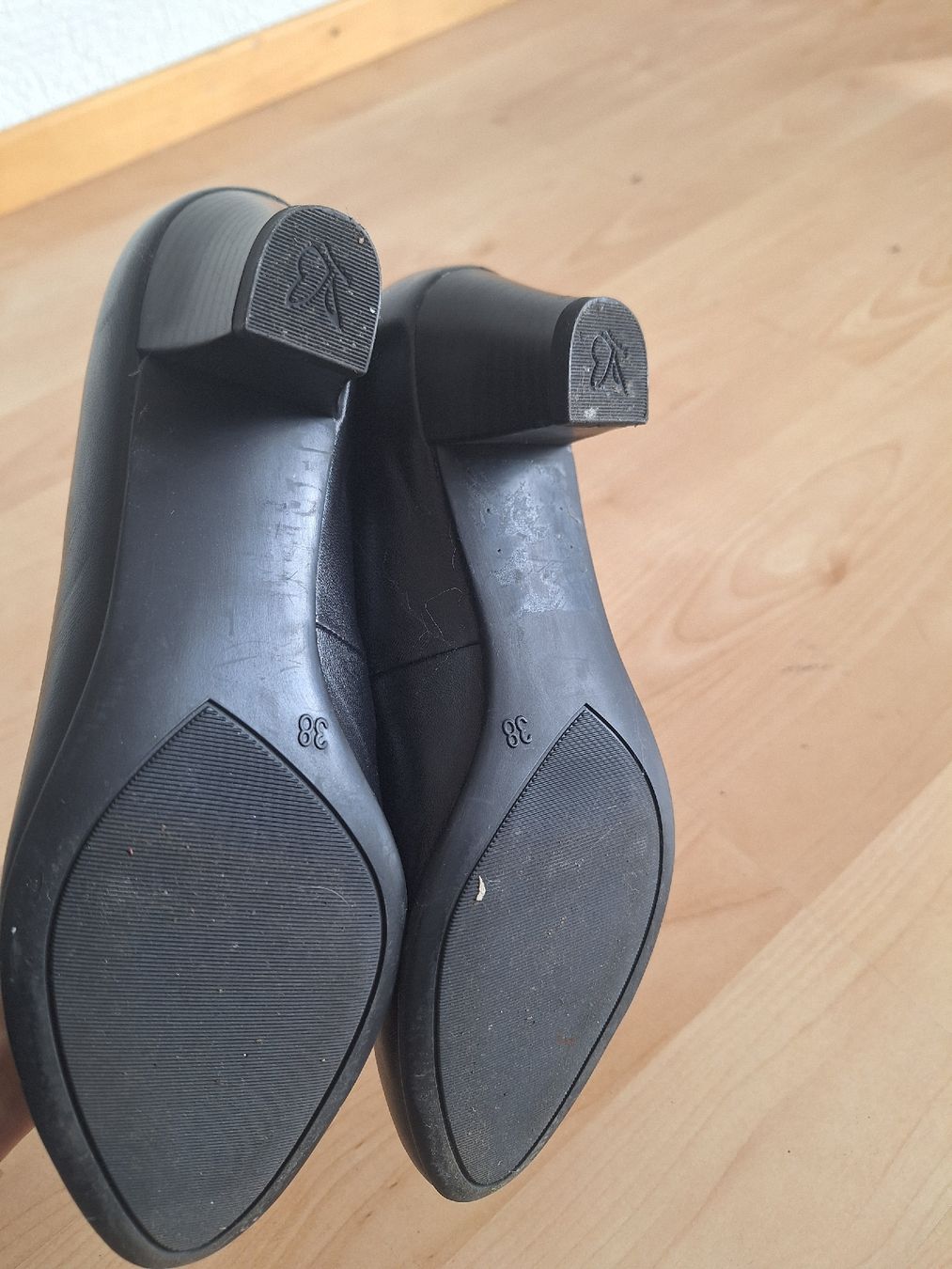 Scarpe da donna: Schwarze Pumps, Gr. 38 – Usato da Zürich venduto da Zelda14 5