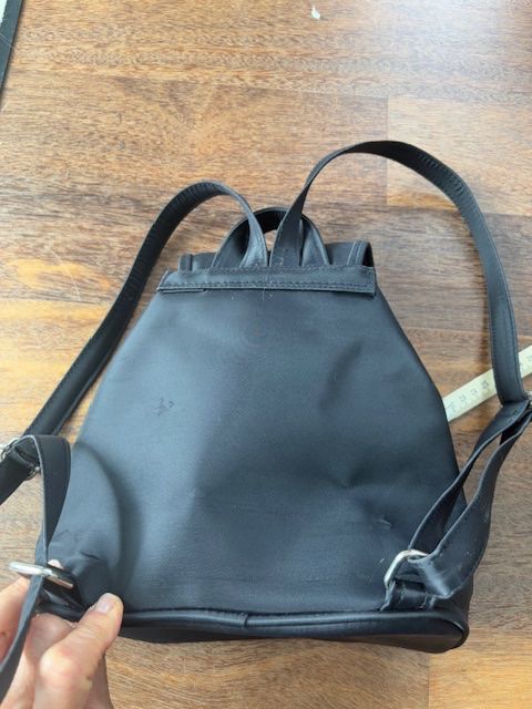 Versace Zaini: Rucksack schwarz, Handtasche oder zum Rennen/Walken – Usato da Pfäffikon ZH venduto da GZHDZV 2