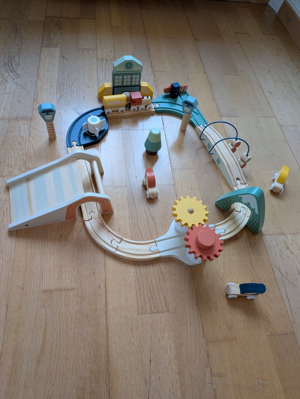 Giocattoli: Holzzug Activity Set Vertbaudet – Usato da Winterthur venduto da mirihe