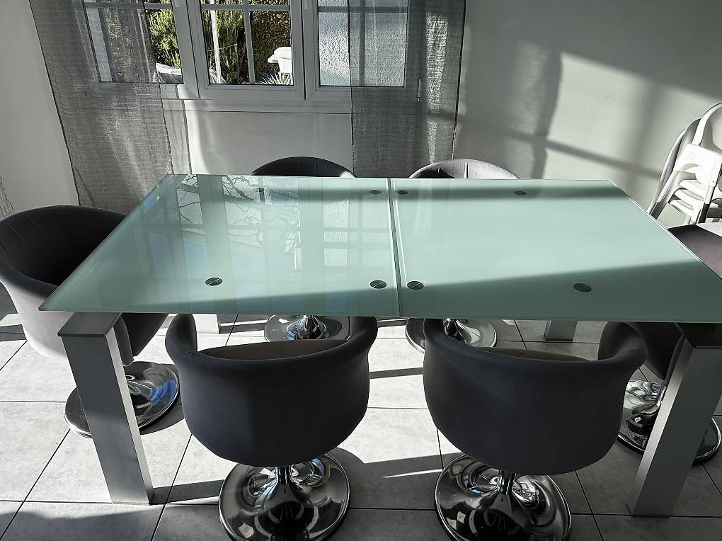 Set di tavolo e panche: Glasstisch+ 6 Sessel – Usato da Oensingen venduto da NazioAnto 1