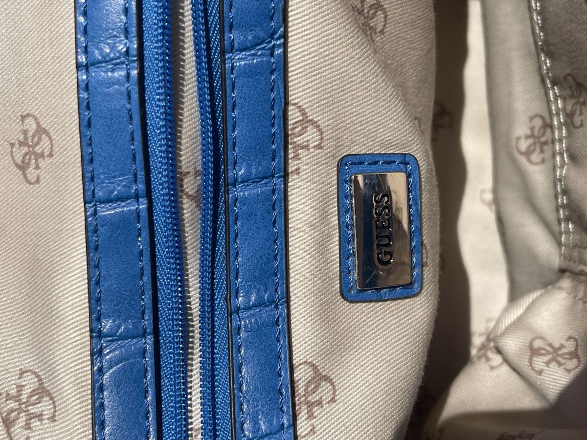 Guess Sacs femmes: Guess Handtasche – Neuf (Voir description) à Weisslingen par lia_g2jk 3