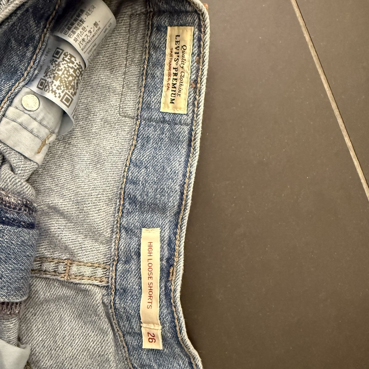Levi's Jeans: Levis Jeansshorts – Gebraucht aus Oberbüren von s.righetti 2