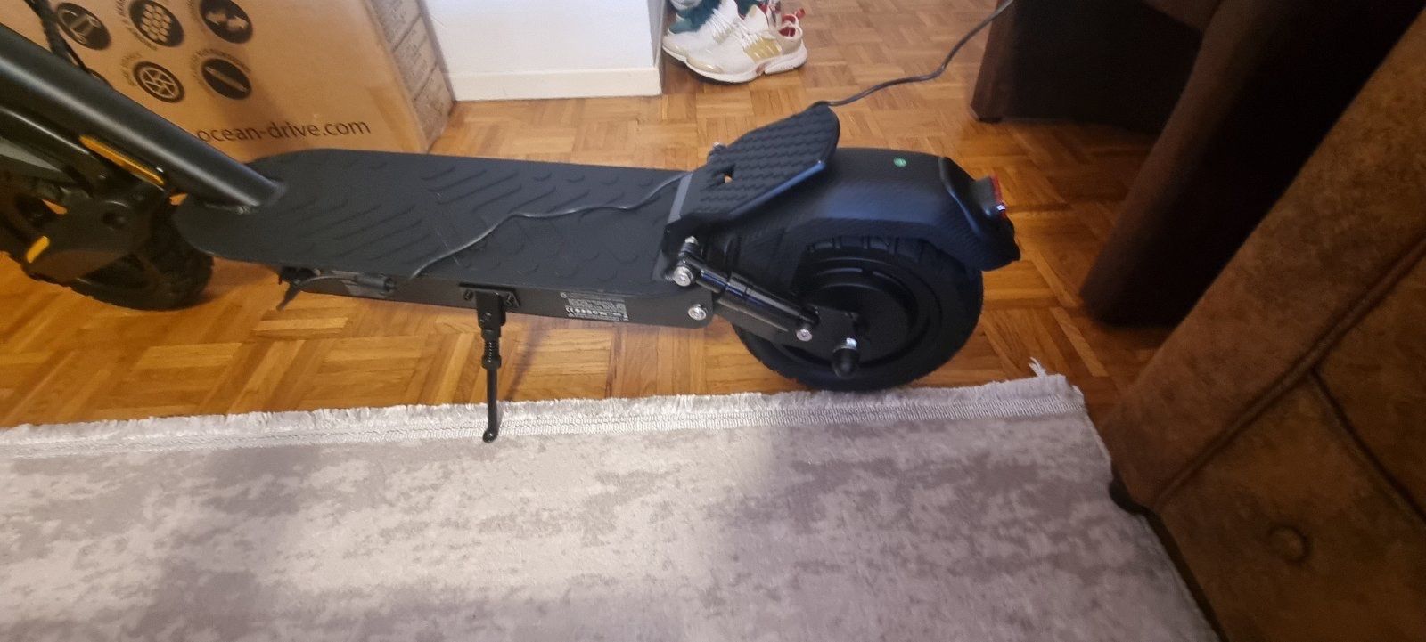Scooters: Trottinette électrique – Neu und originalverpackt aus Yverdon-les-Bains von BehijaS 4