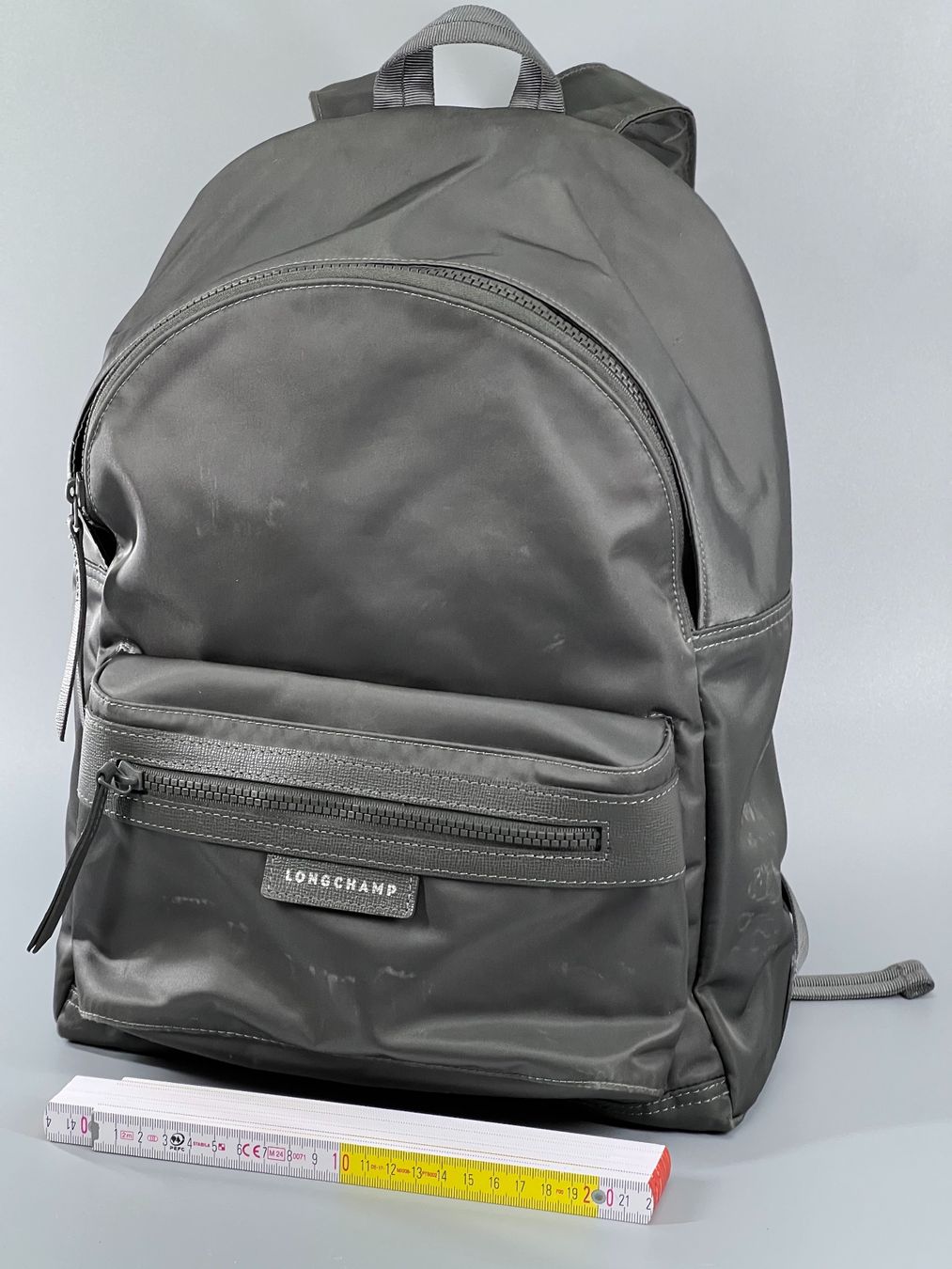 Longchamp Zaini: Longchamp Rucksack / Backpack Grau – Usato da Sennhof venduto da Johnbest 1